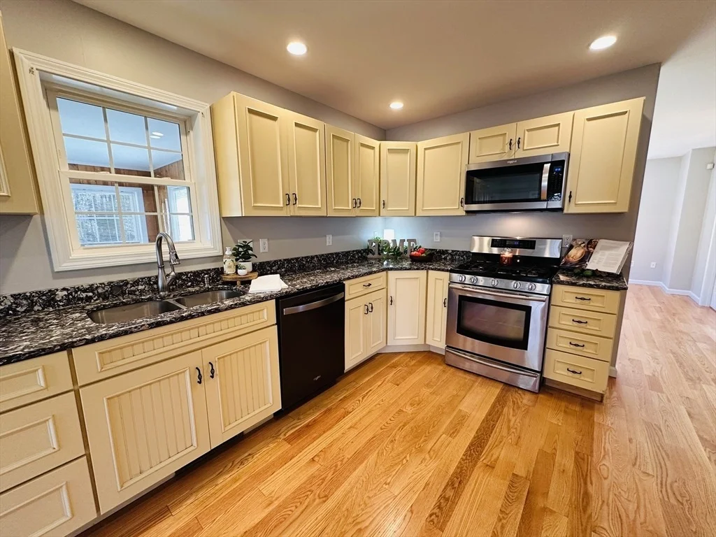 Photo of 16 Rita Ln
