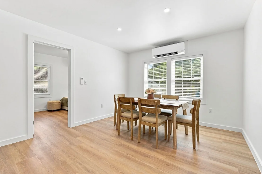 Photo of 204 River Dr