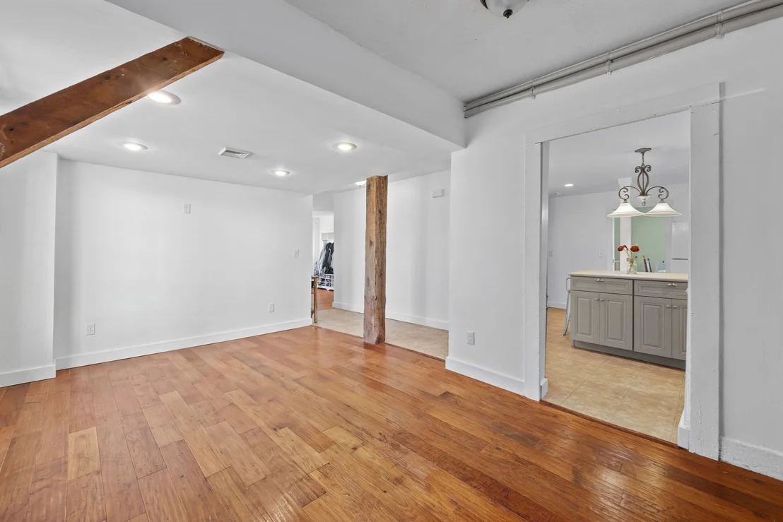 Photo of 19 Main