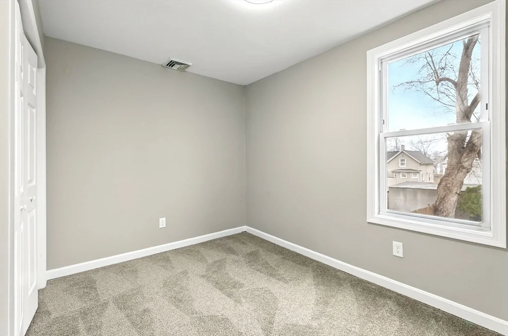 Photo of 2 1/2 James St