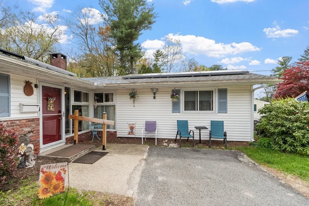 Photo of 40 Ruthellen Road