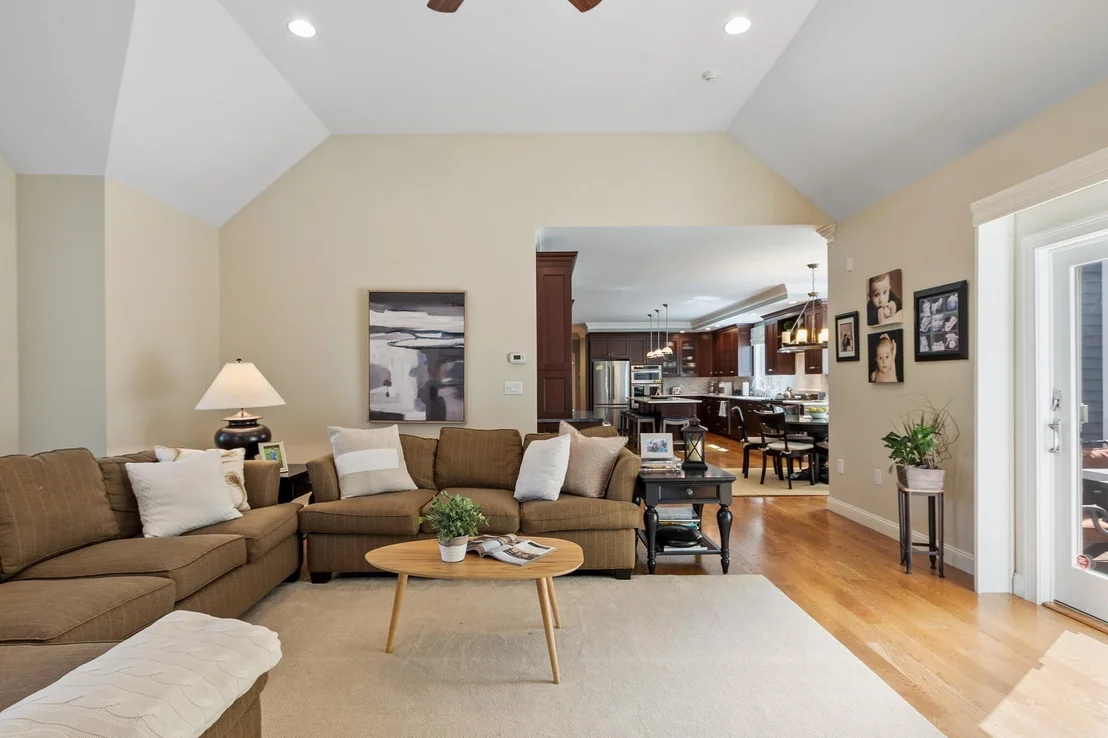 Photo of 48 Robinson Dr