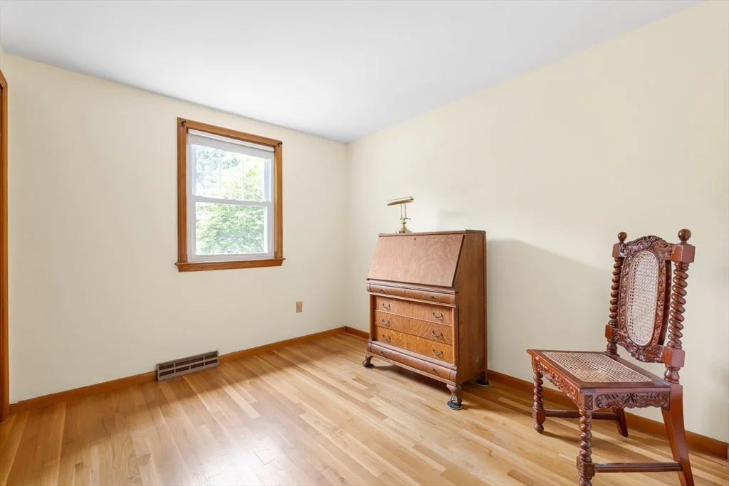 Photo of 31 Robert Rd