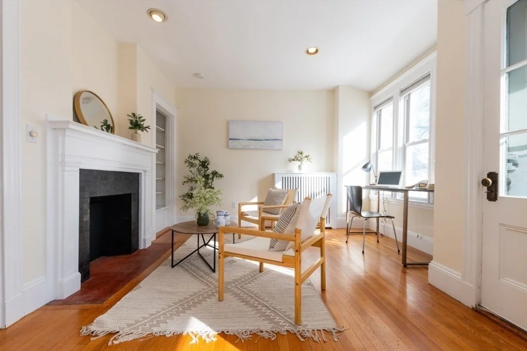 Photo of Unit 2 at 62 Everett St