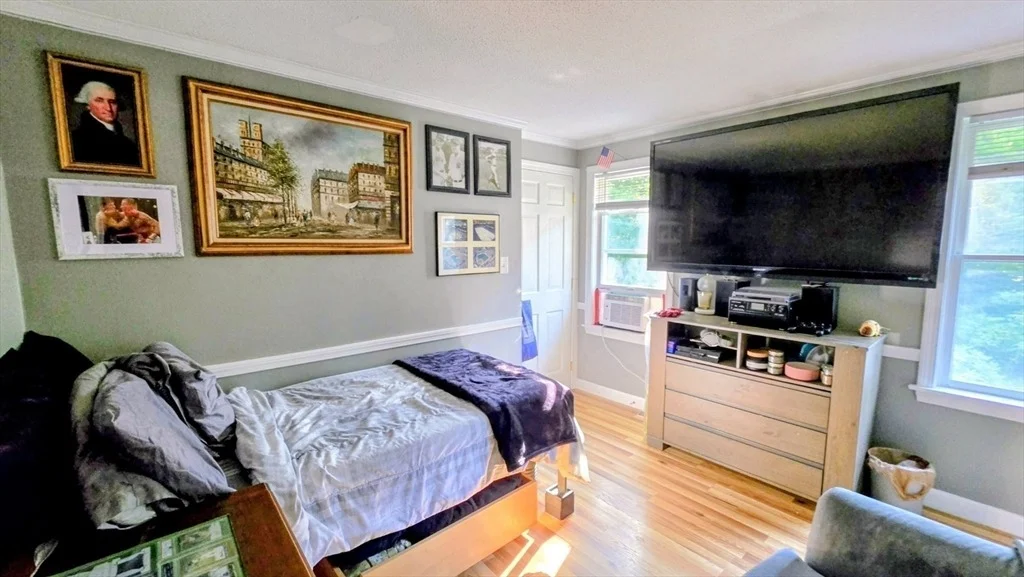 Photo of 2 Greenleaf Dr