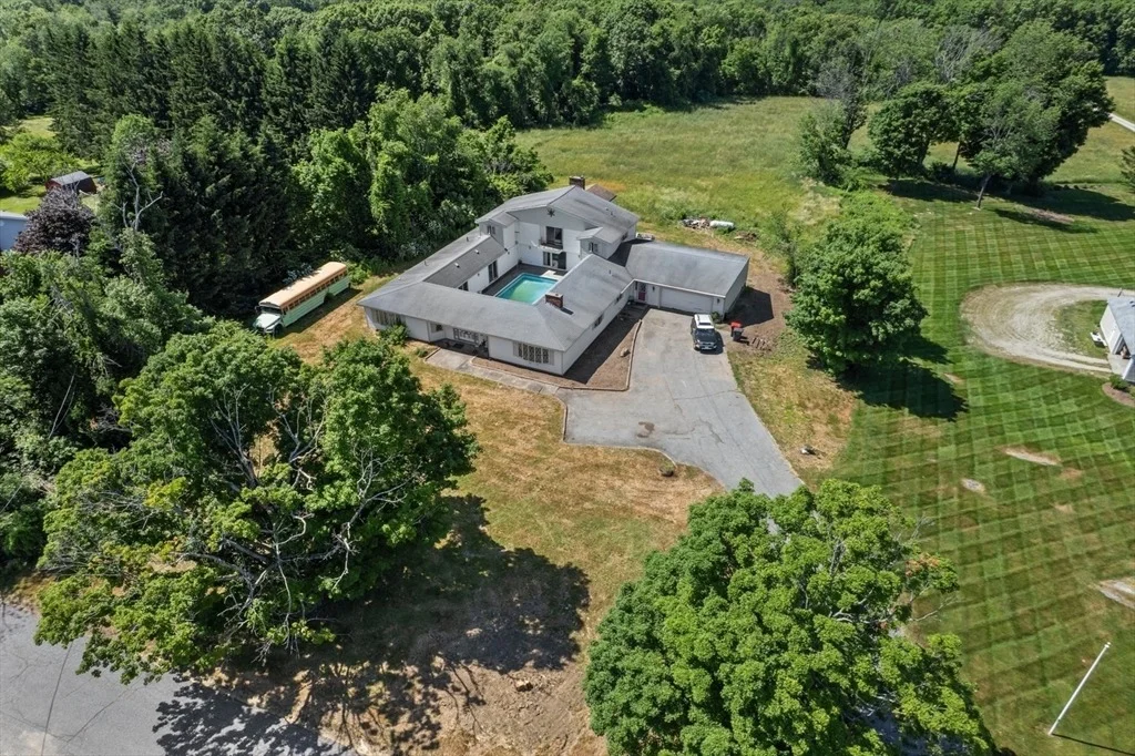 Photo of 186 Eight Lots Road