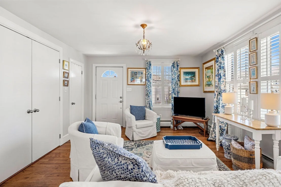 Photo of 6 Fox Hill Road