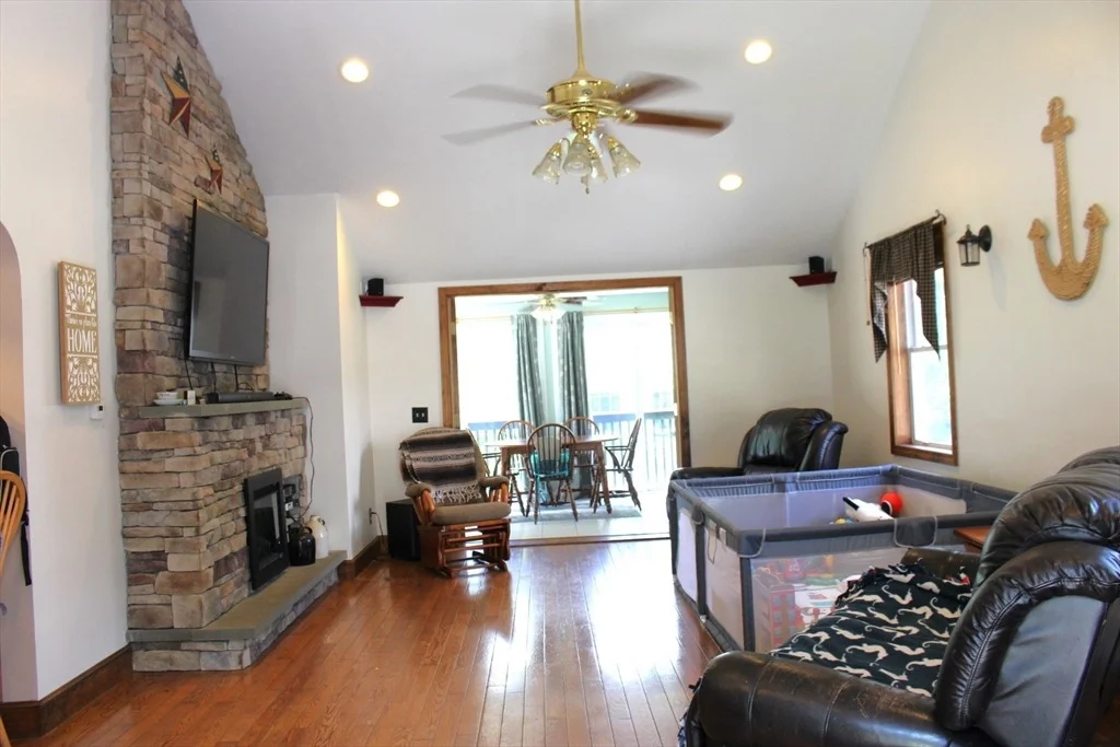 Photo of 156 Euclid St