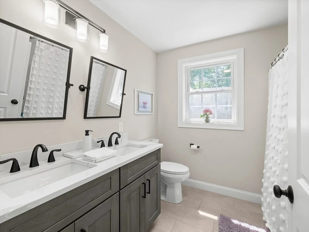 Photo of 6 Genevieve Ln