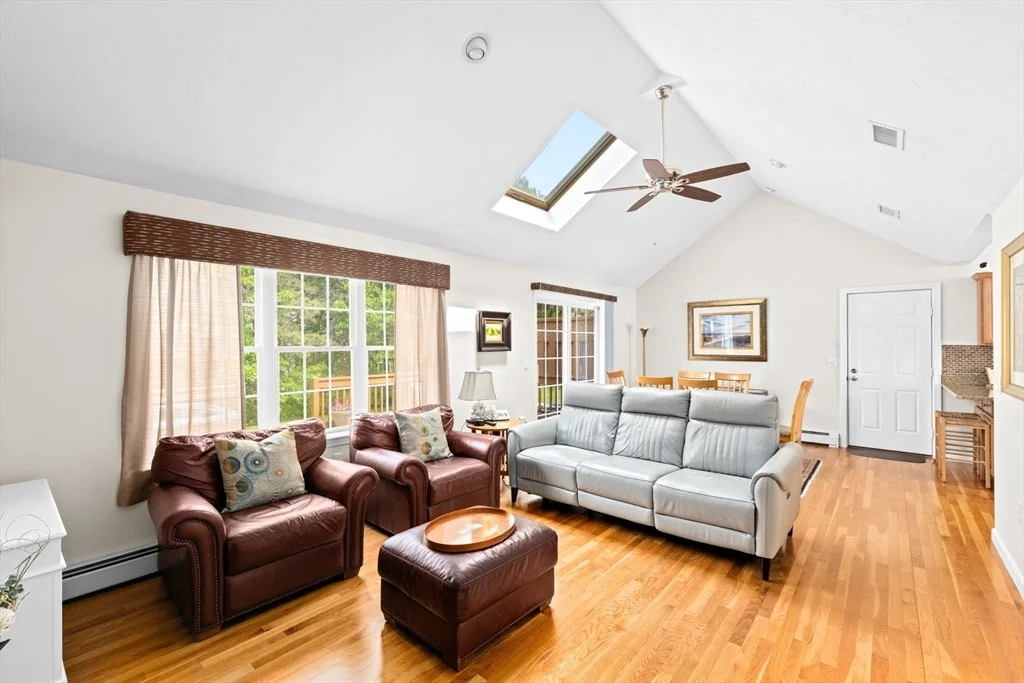 Photo of 11 Quashnet Woods Drive