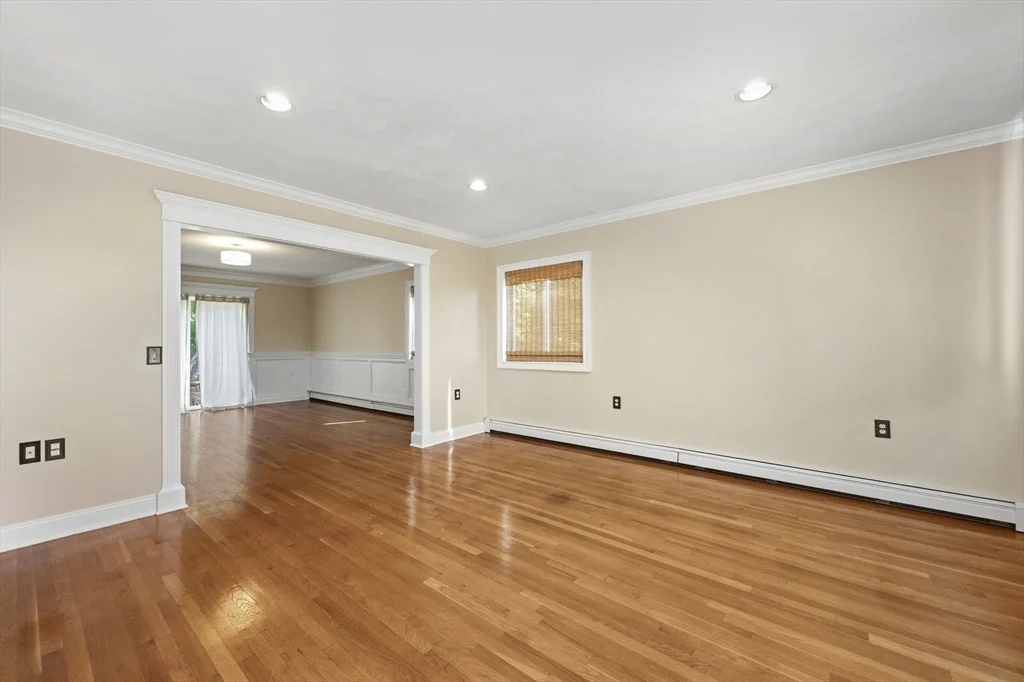 Photo of 12 Parkway Dr
