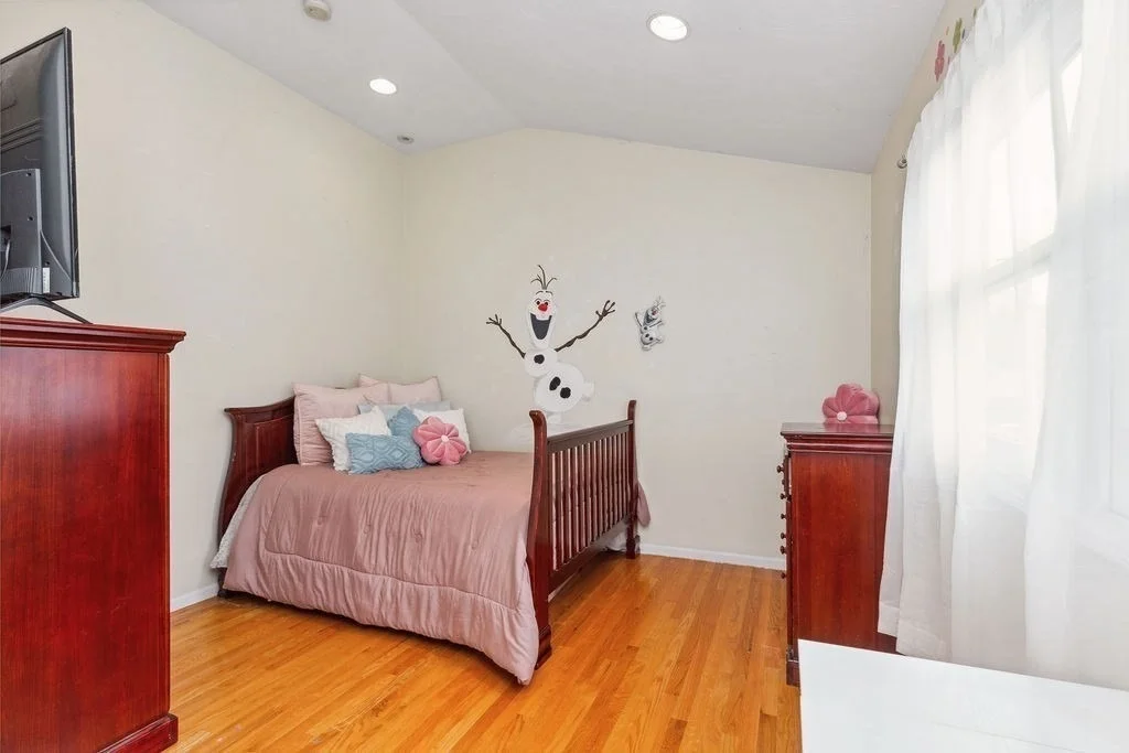 Photo of 54 Lisa Dr