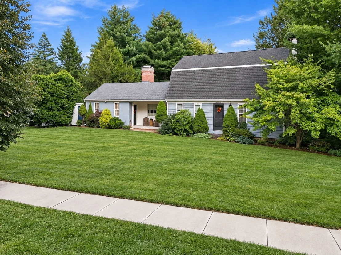 Photo of 81 Coventry Ln