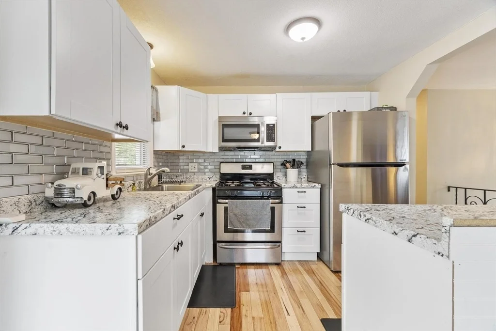Photo of 27 Dexter Ave