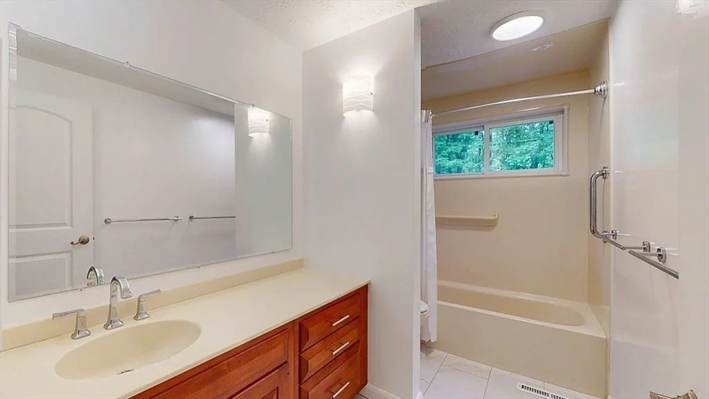 Photo of 60 Wrentham Rd