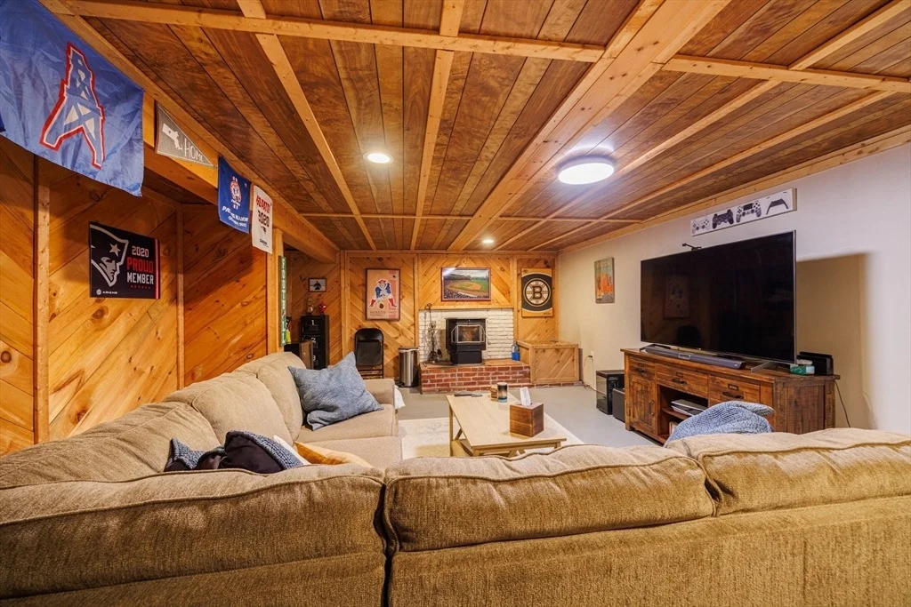 Photo of 142 Squannacook Rd