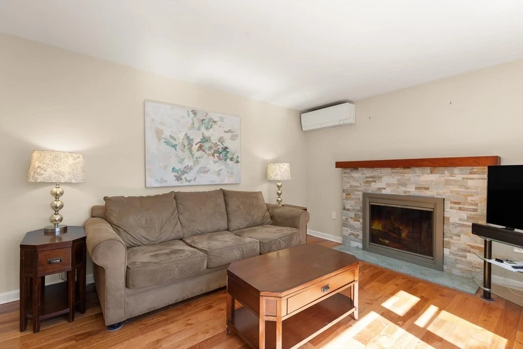 Photo of 552 Hudson Rd.