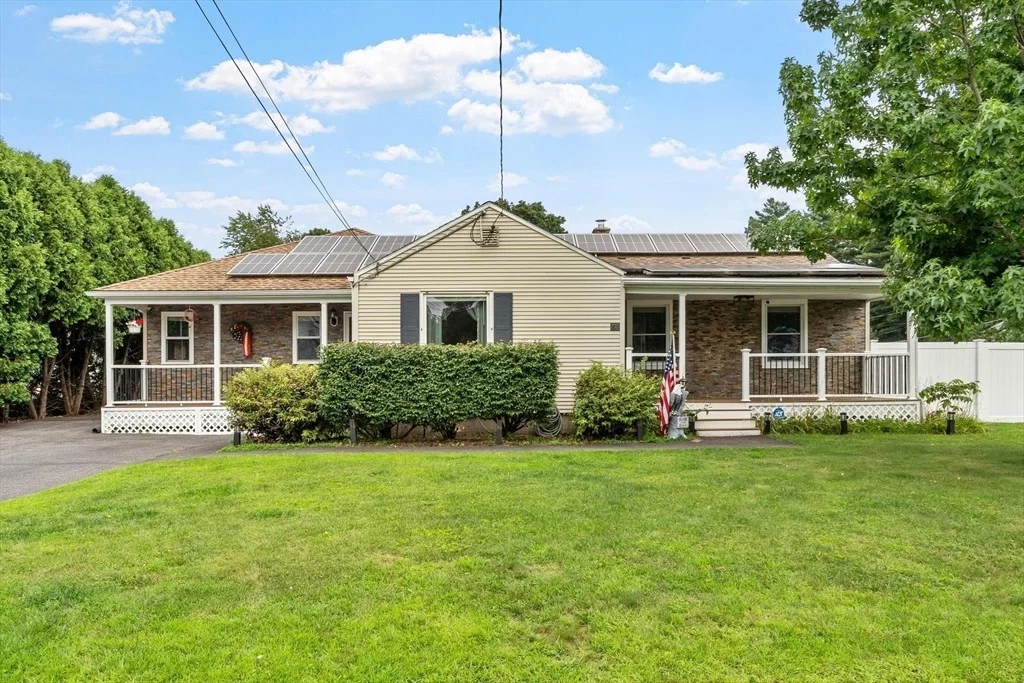 Photo of 15 Pinebrook Dr
