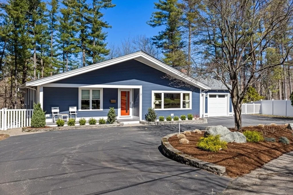 Photo of 7 Peter Hobart Dr