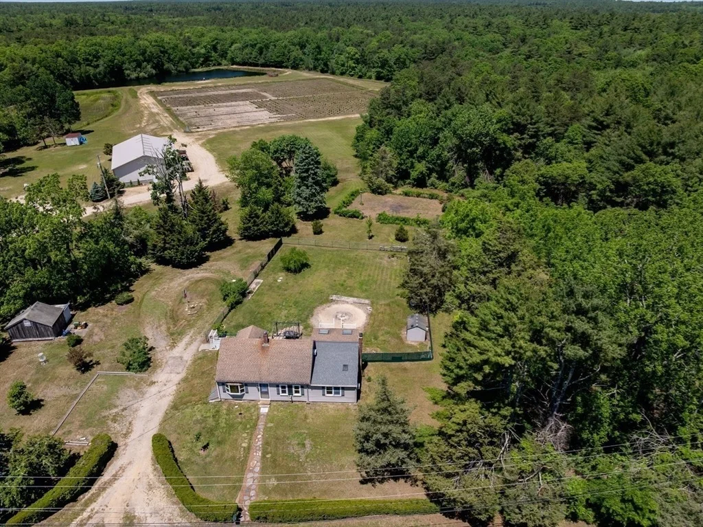 Photo of 189 Blackmore Pond Rd