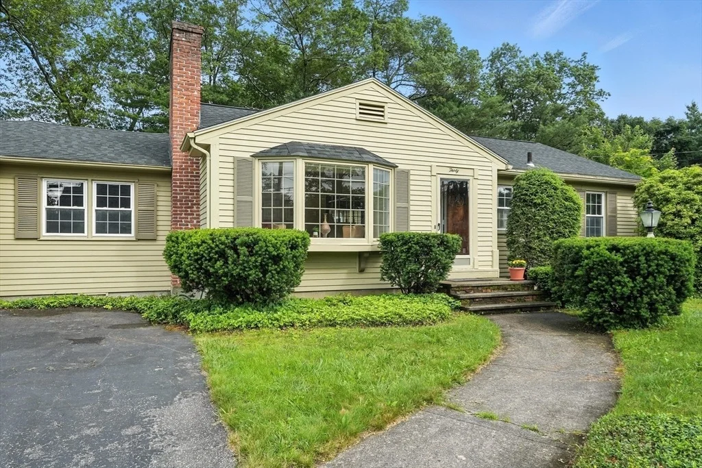 Photo of 30 Western Cir