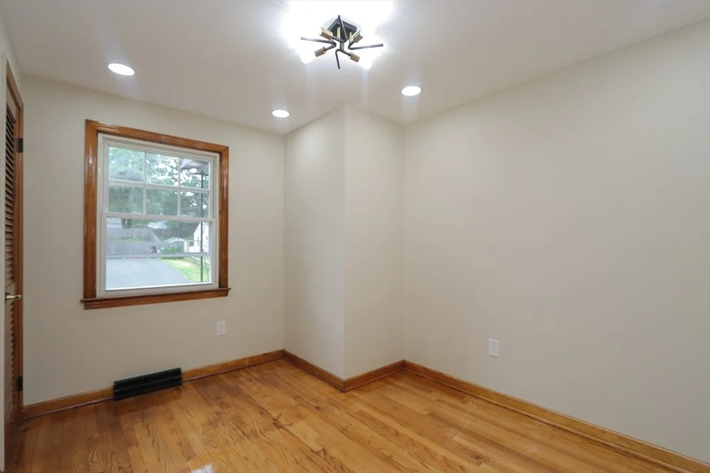 Photo of 127 Gelinas Dr