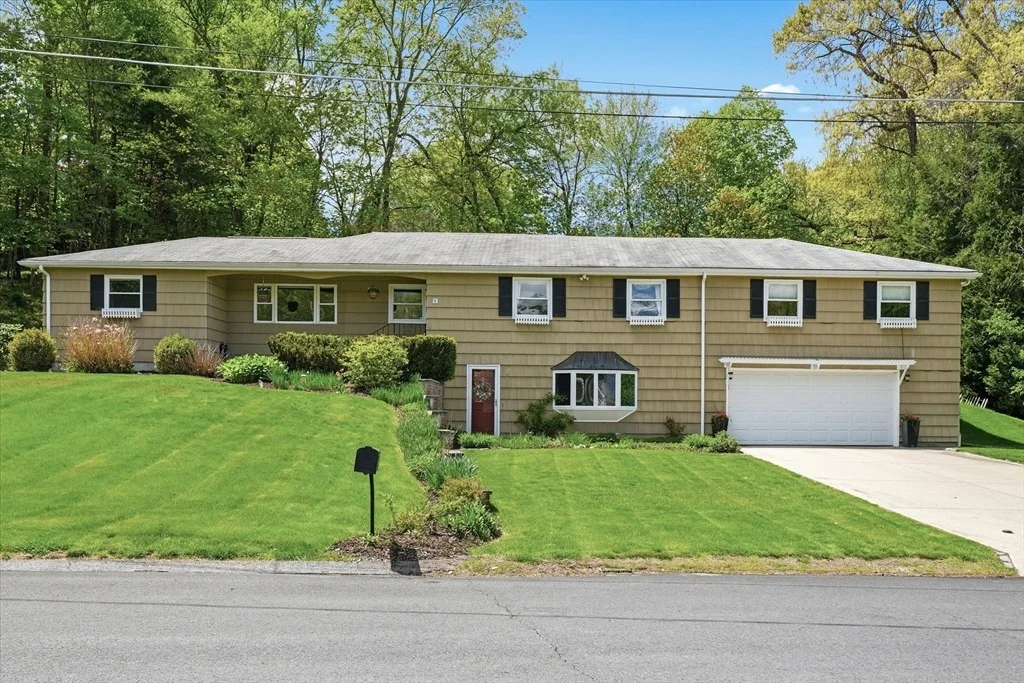 Photo of 9 Brady Rd Ext