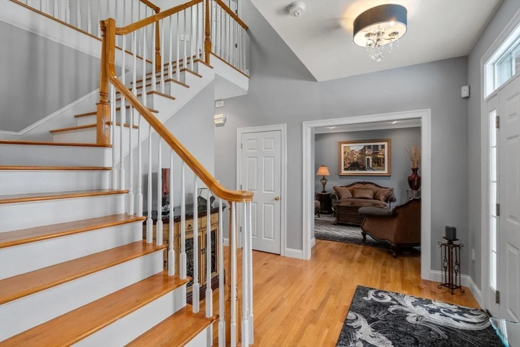 Photo of 18 Lexington Cir