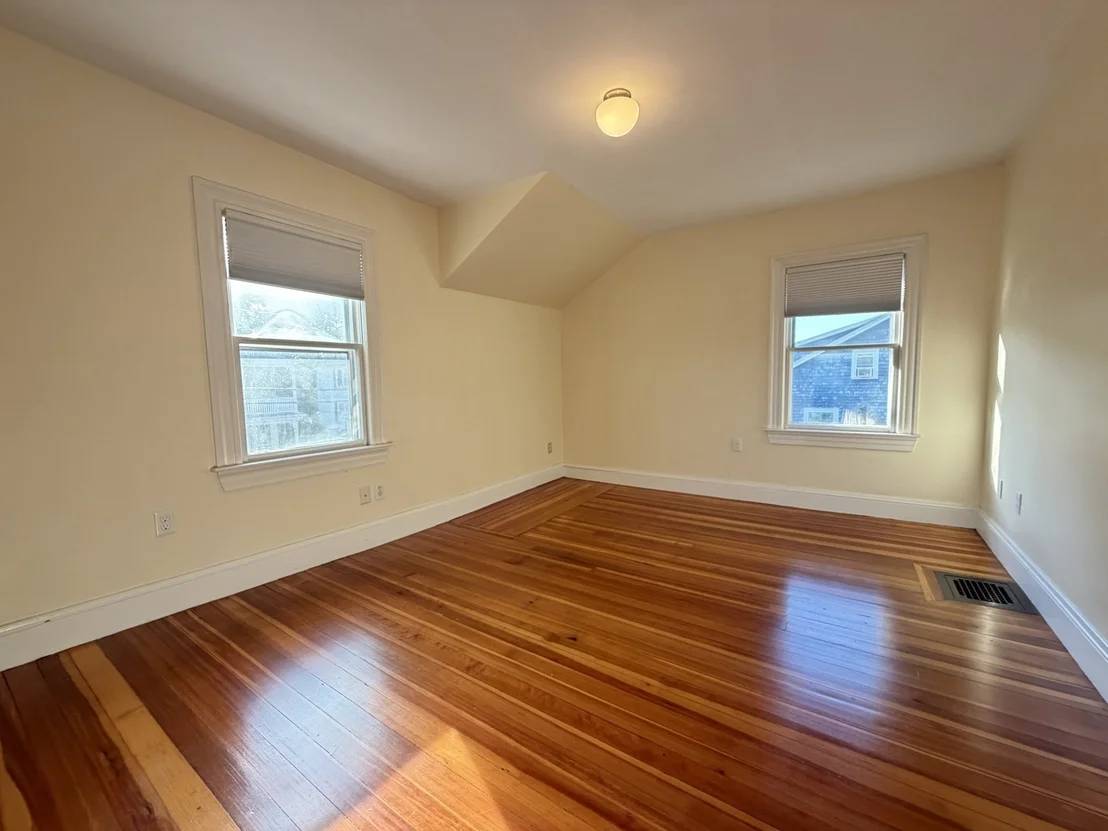 Photo of 17 Russell Rd