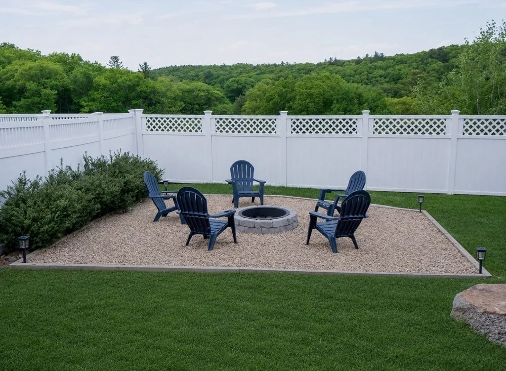 Photo of 20 Gedney Dr