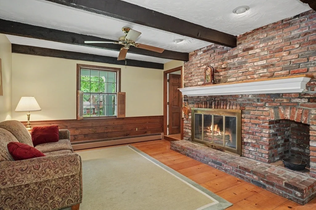 Photo of 42 Cherlyn Dr