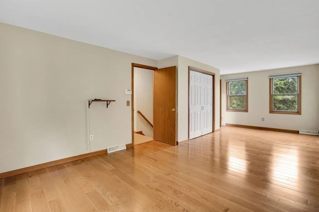 Photo of 61 Caitlin Dr