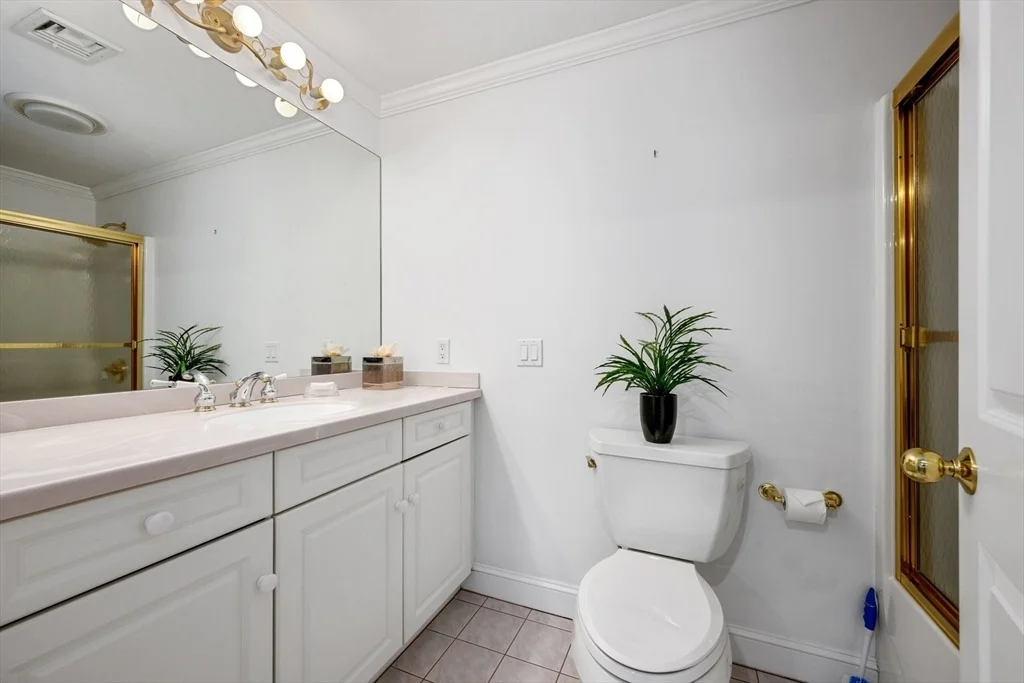 Photo of 131 Dunrobin Road