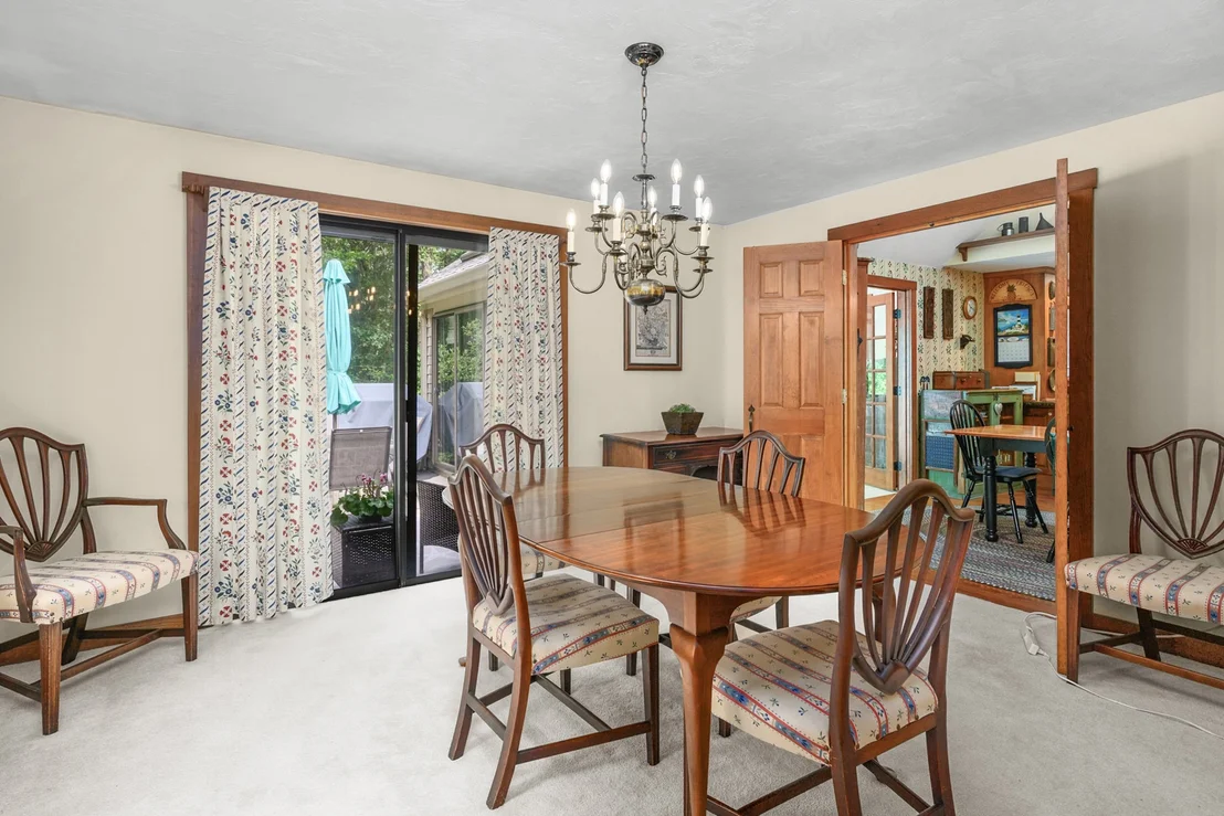 Photo of 8 Crestview Dr Ext