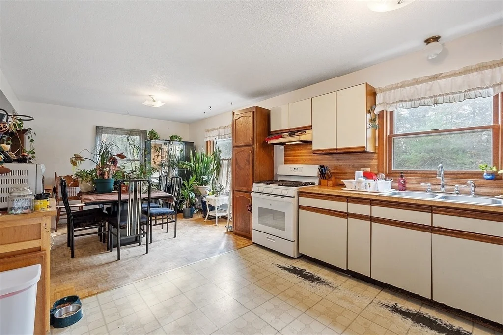Photo of 321 Doe Valley Rd