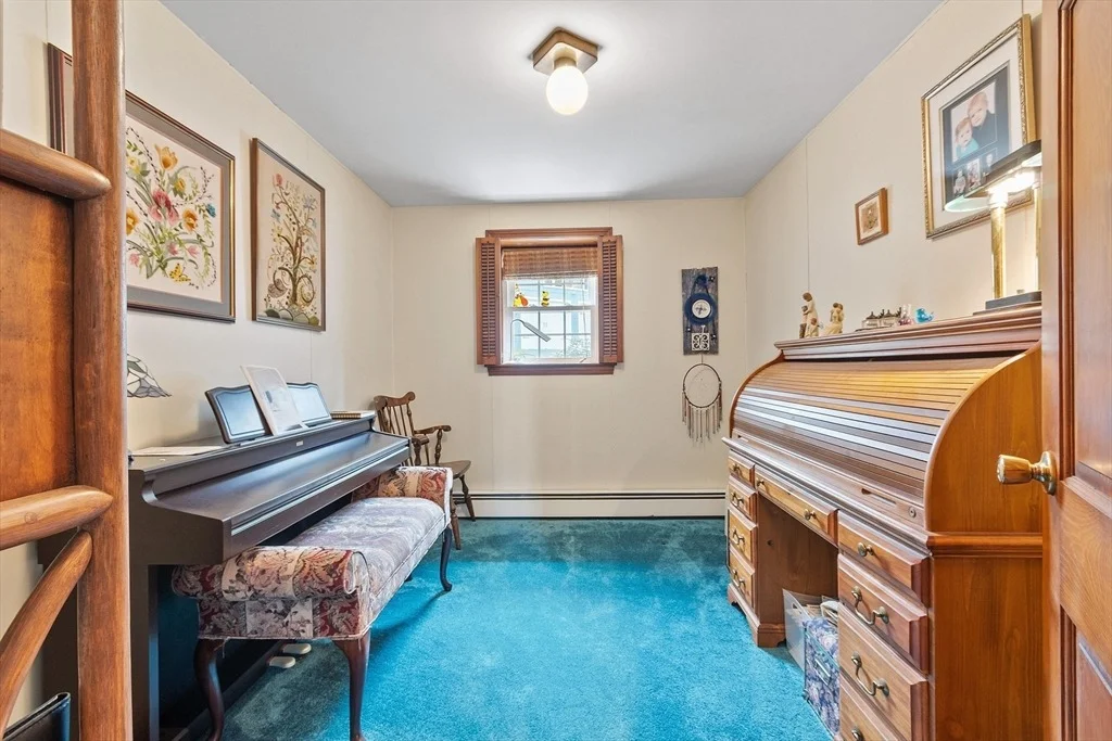 Photo of 305 Benjamin St