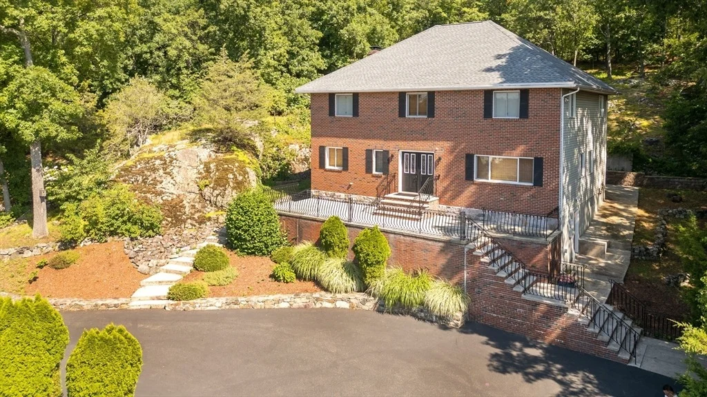 Photo of 12 Parkway Dr
