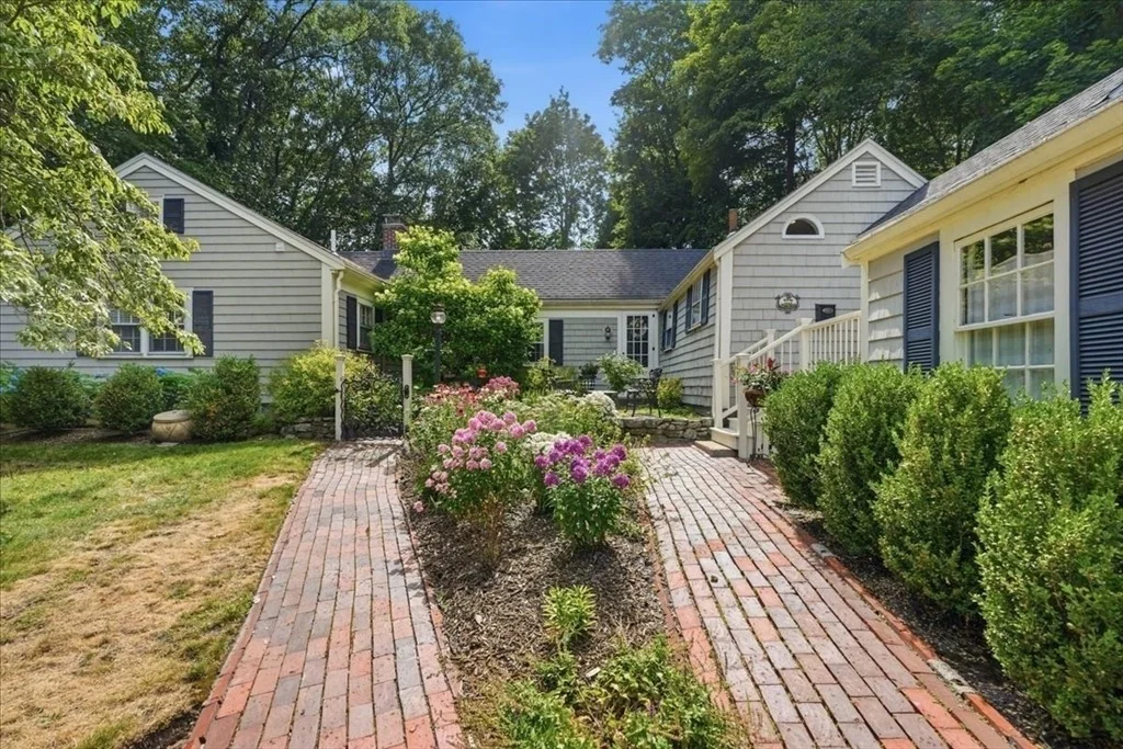 Photo of 485 Main St
