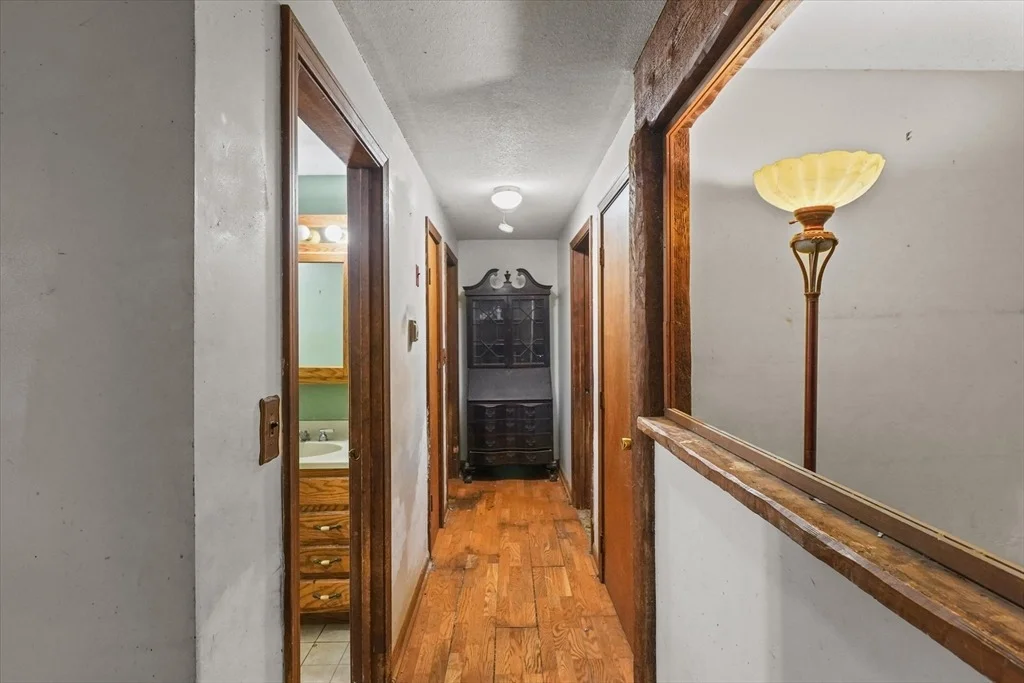 Photo of 601 Flathill Road