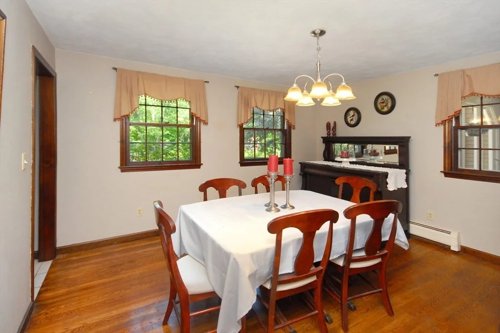 Photo of 7 Country Ln