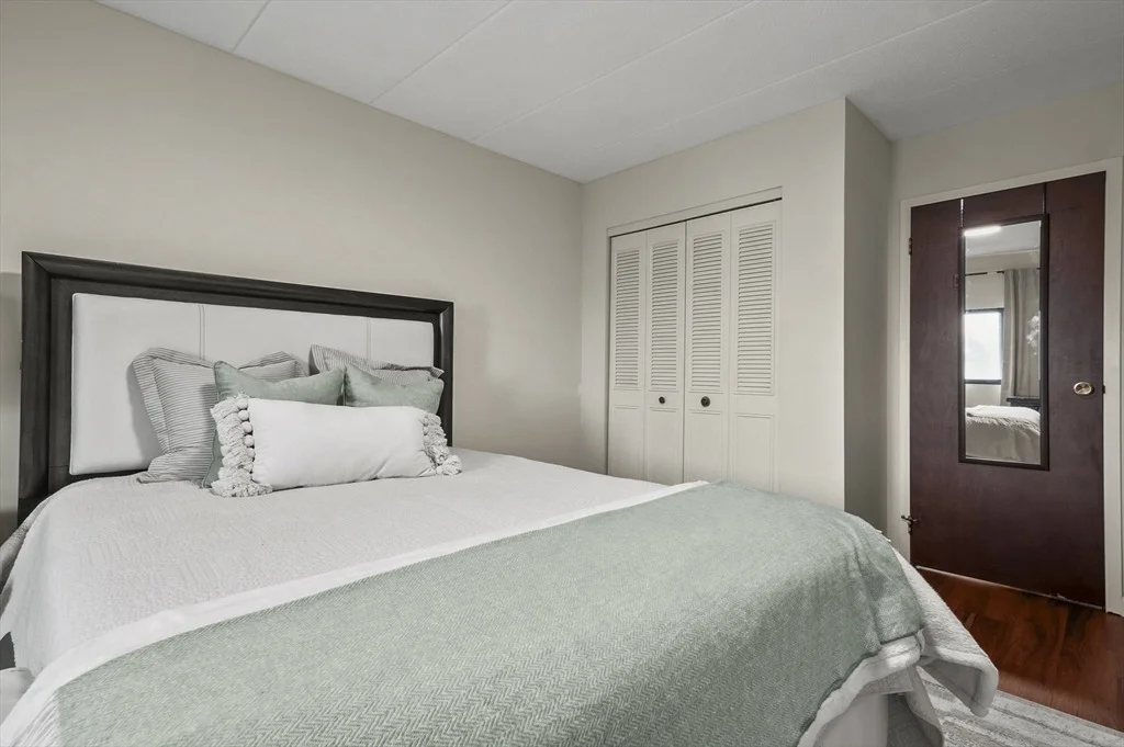 Photo of Unit 32 at 881 Broadway