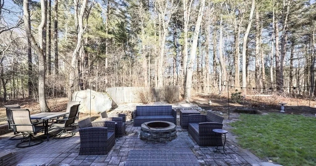 Photo of 25 Miscoe Brook Dr