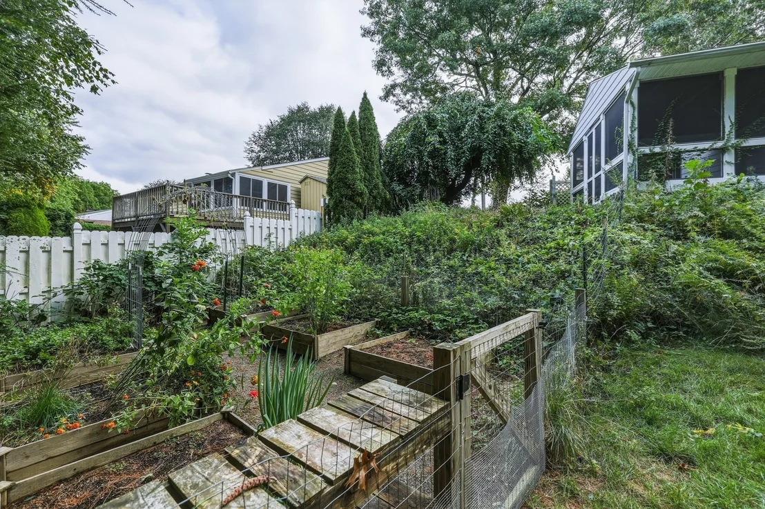 Photo of 34 Skyridge Ln