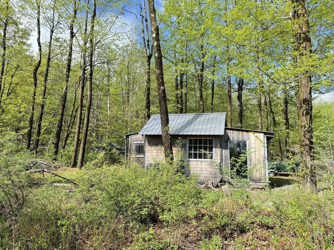 Photo of 1069 West Road