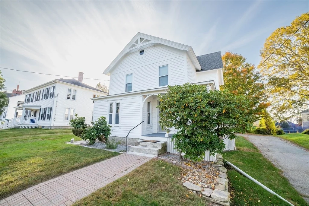Photo of 145 Center Road