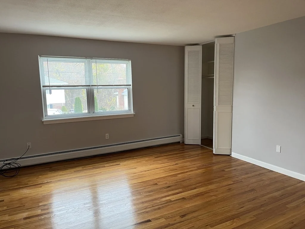 Photo of Unit C at 114 Colonial Cir