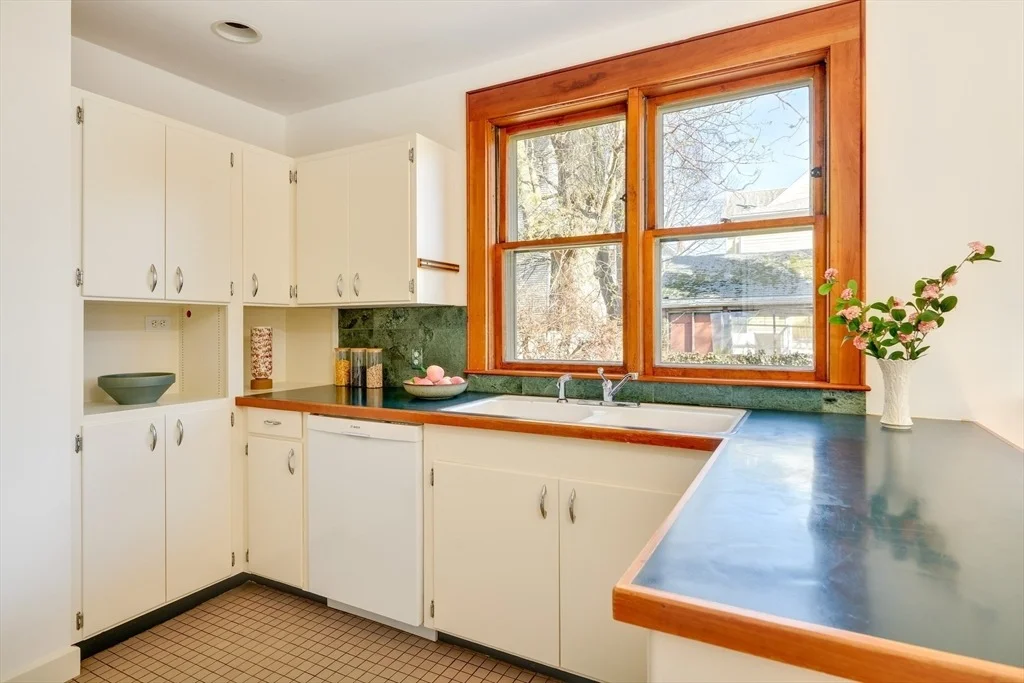 Photo of 20 Cameron Avenue