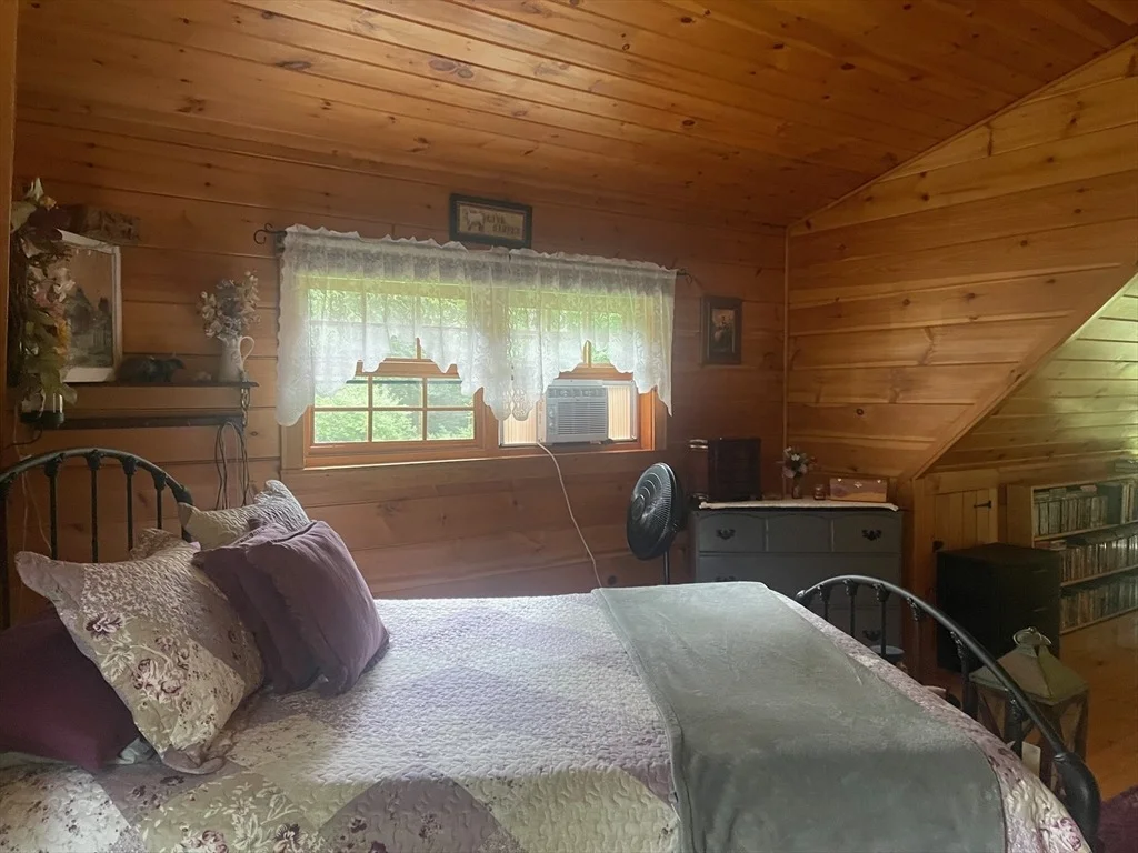 Photo of 149 Nichewaug Rd