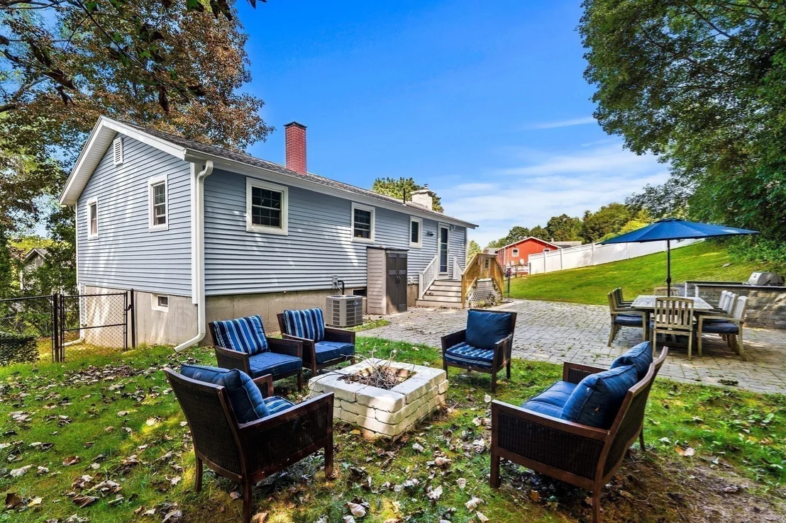 Photo of 15 Sharyn Circle