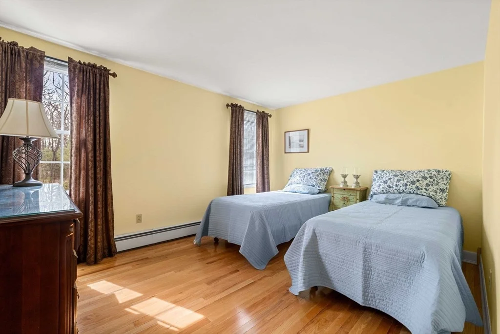 Photo of 12 Inverness Cir
